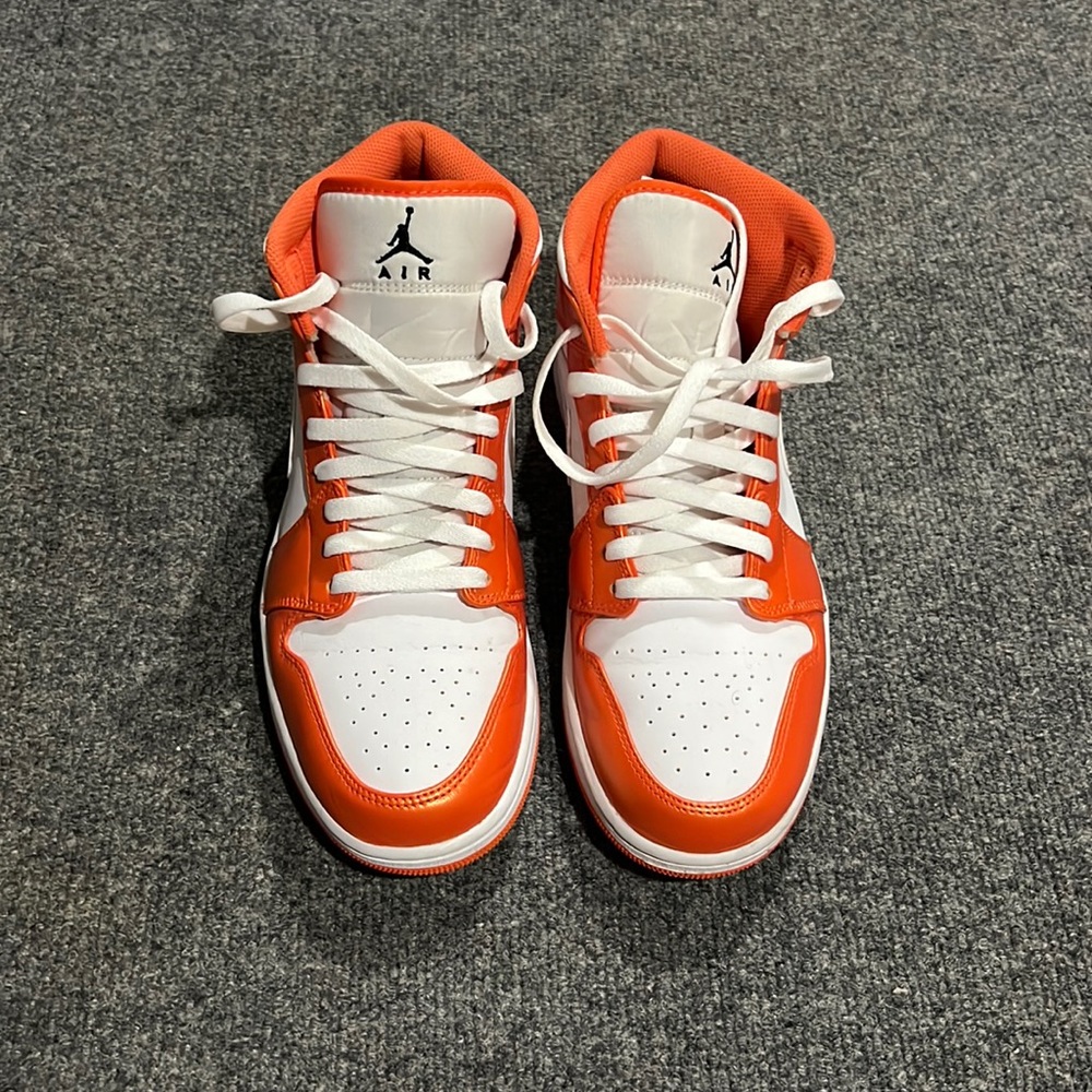 Jordan 1’s orange